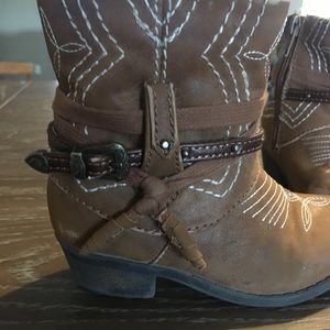 Size 9 Cowgirl boots